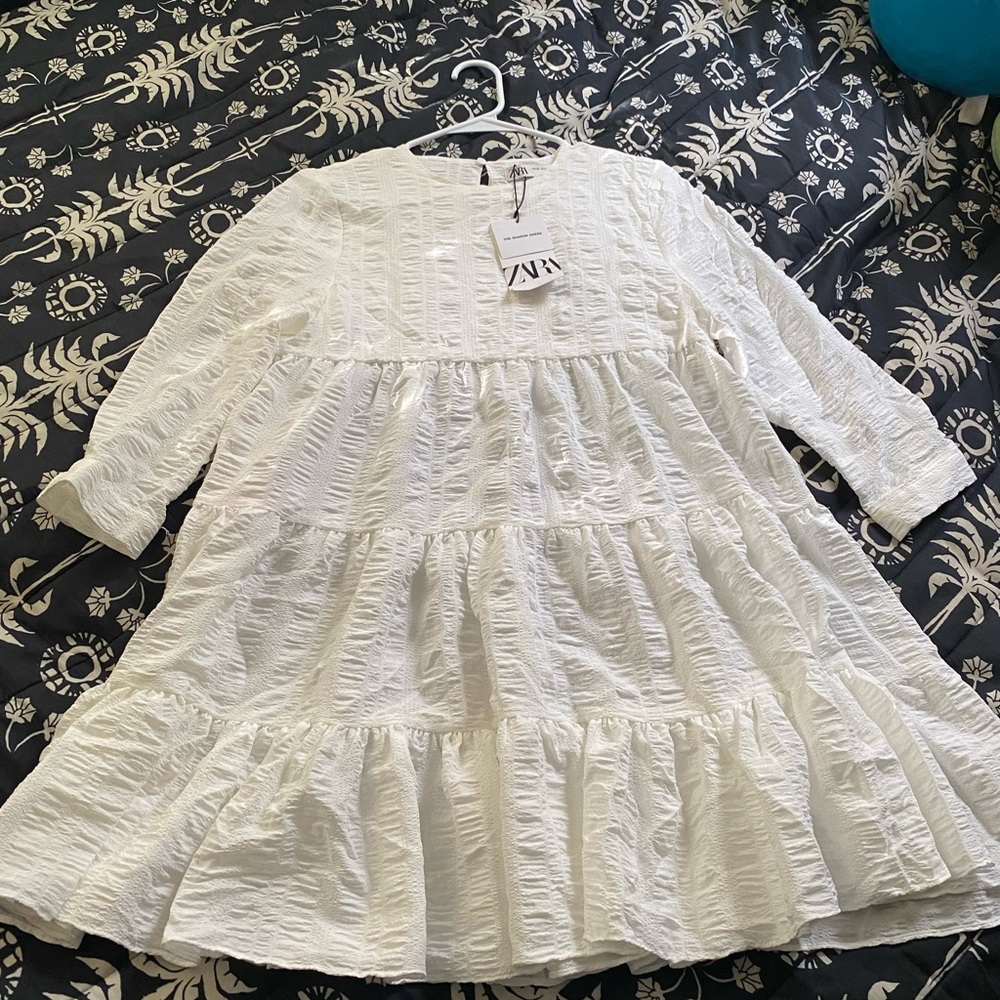 BEAUTIFUL DRESS ZARA. NEW WITH TAGS SIZE XS
